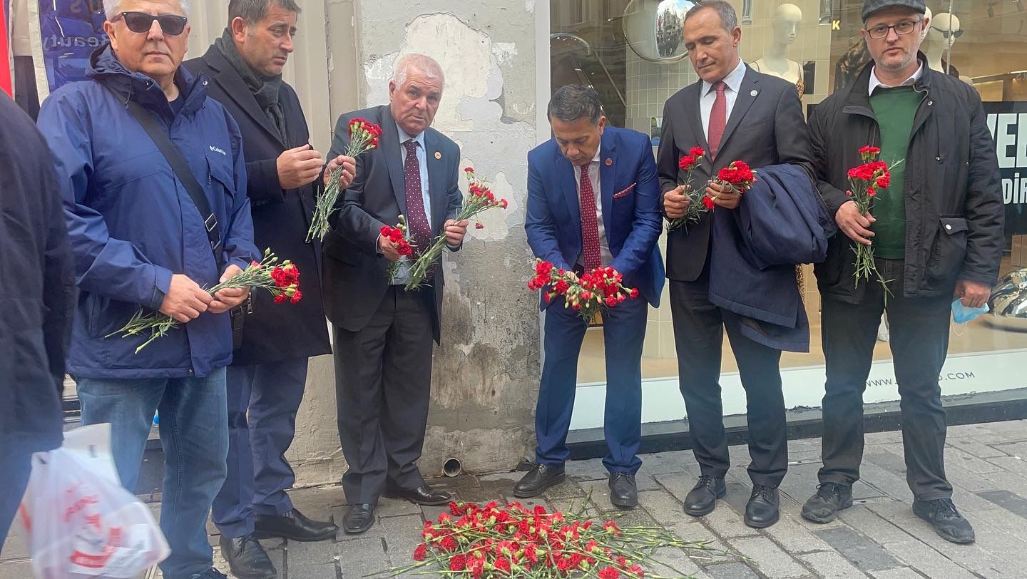 KGK üyeleri İstiklal’de terörü lanetledi!