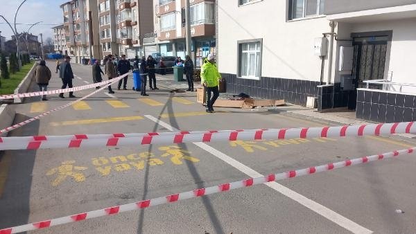 Tartıştığı kız arkadaşını öldürüp intihar etti