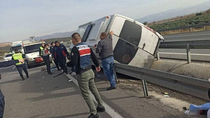 Taraftarları taşıyan minibüs devrildi: 1 ölü, 9 yaralı