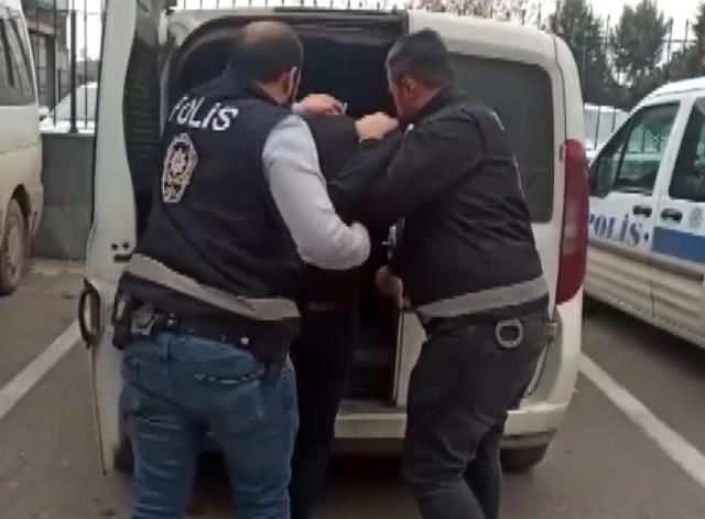 Asansörde 15 yaşındaki kıza taciz! Feryatlarına annesi koştu