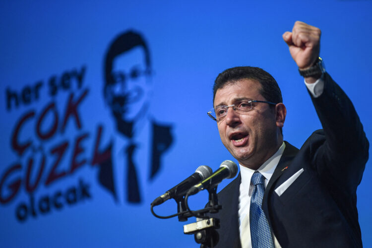 İBB Başkanı Ekrem İmamoğlu'na 2 Yıl 7 Ay Hapis Cezası ve siyasi yasak!