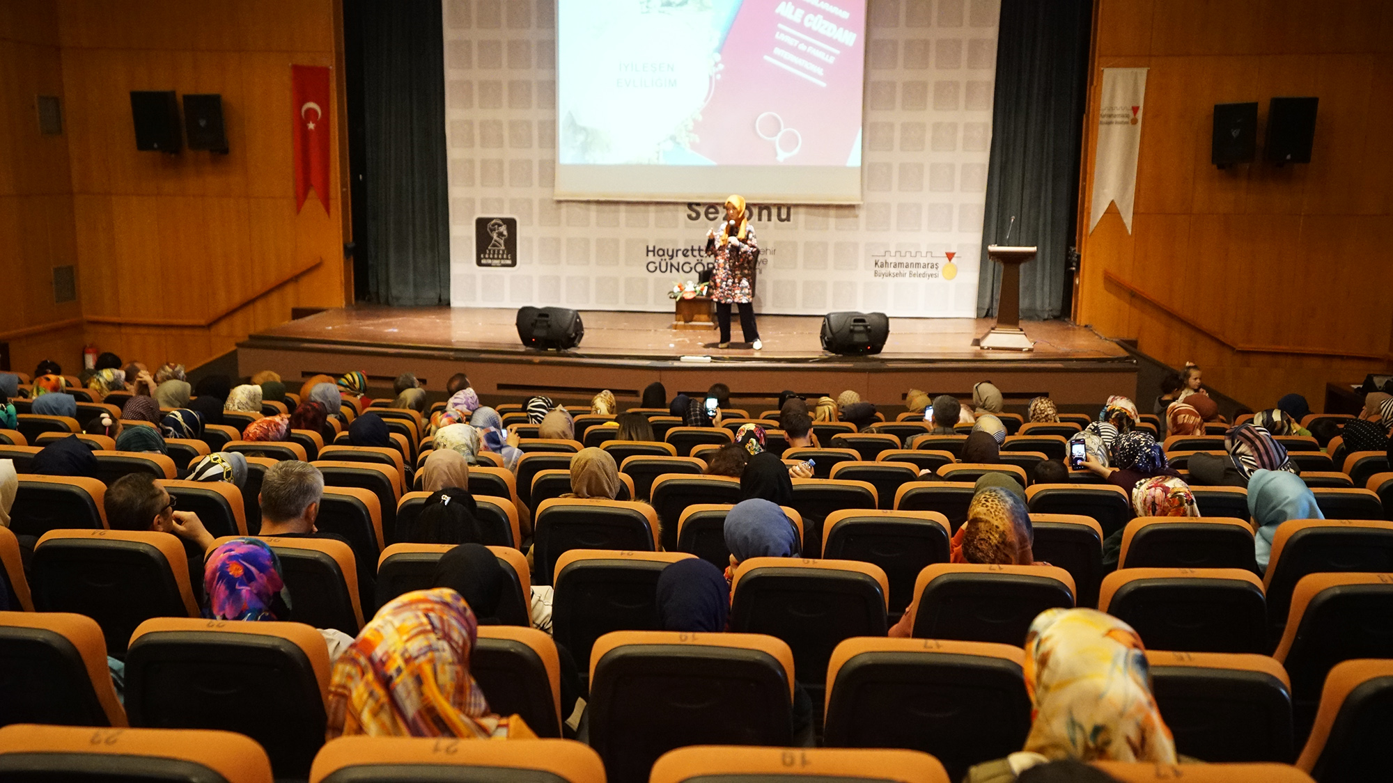 Yazar Tongar, Ailenin Önemini Anlattı
