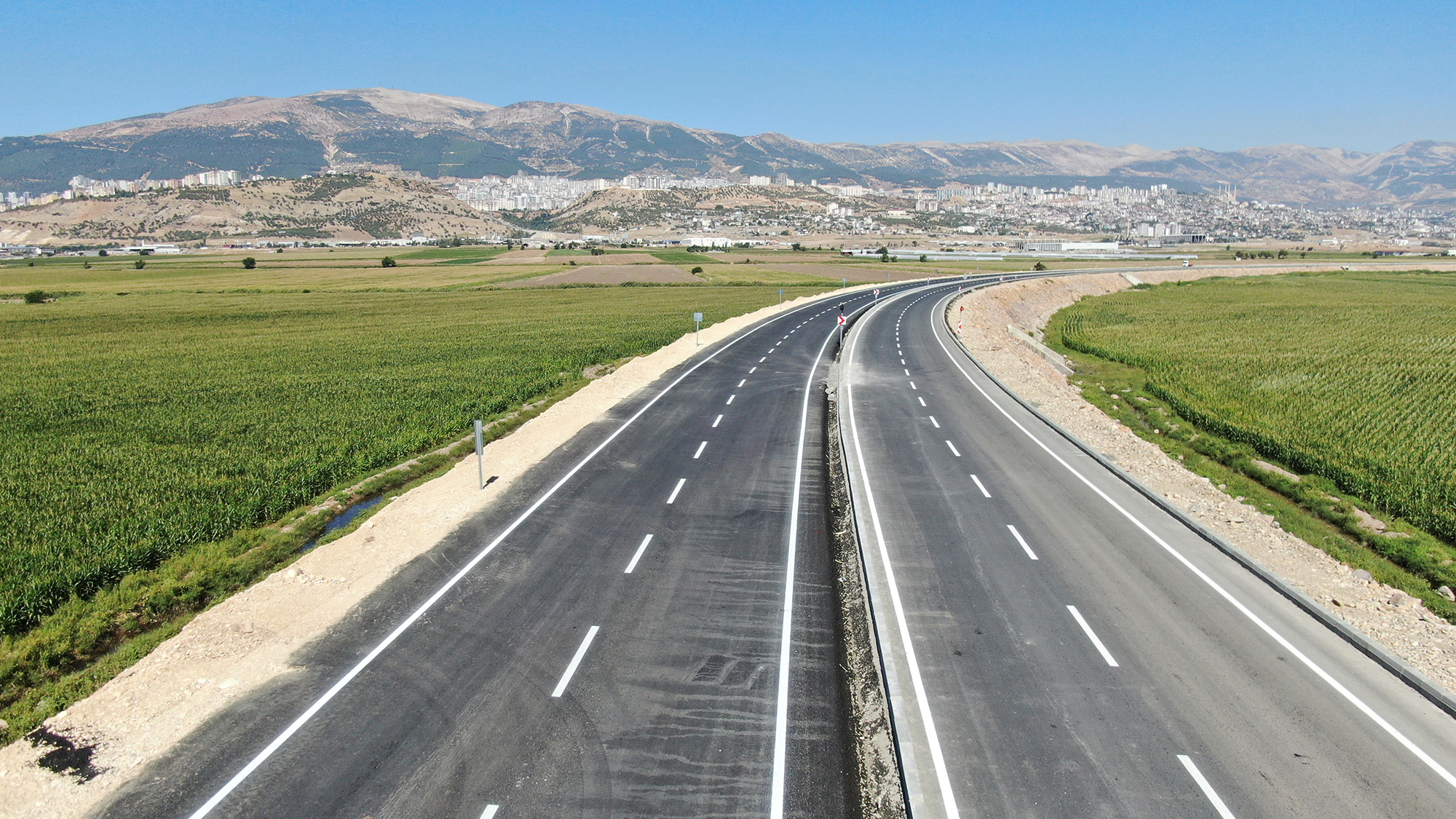 Kahramanmaraş’ta Trafiğe Açılan Köprü ve Bulvara Vatandaştan Övgü