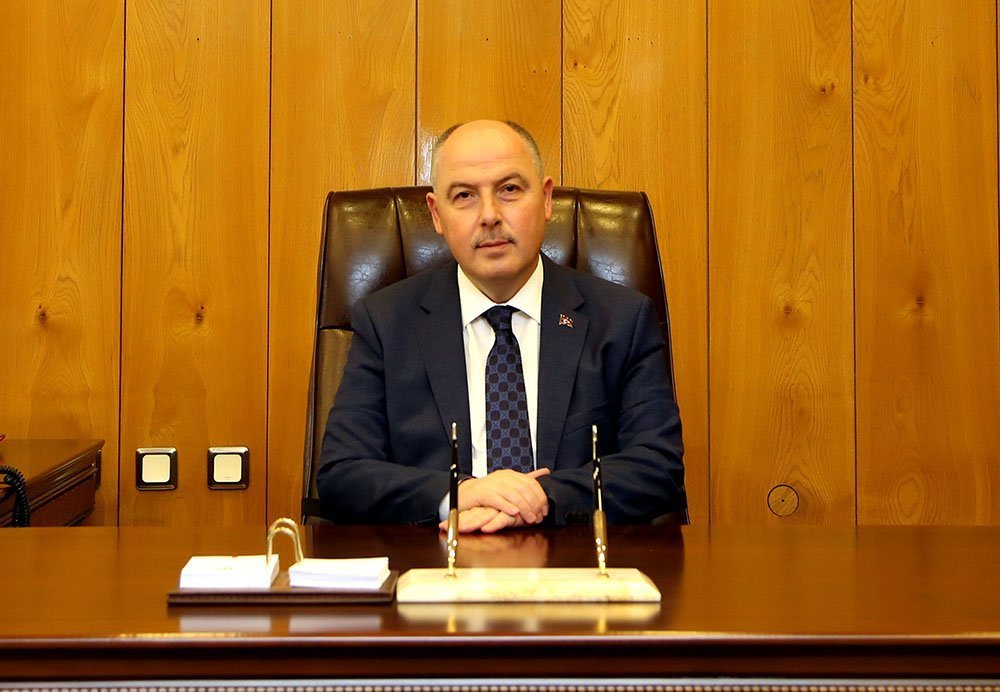 Vali Coşkun’dan öğretmenler günü mesajı