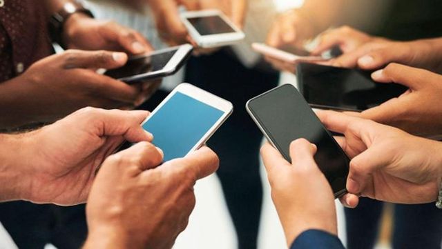 Evinde eski telefonu olanlar dikkat! Bu süreyi kaçıran telefonu çöpe atacak!