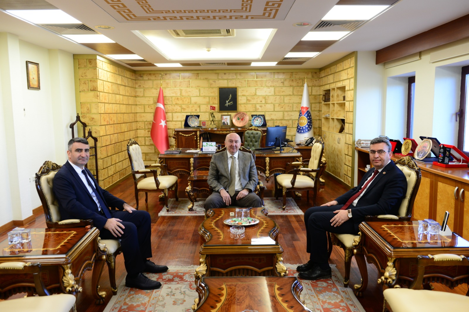 Onikişubat ve Dulkadiroğlu Kaymakamlarından Rektör Yasım’a Ziyaret