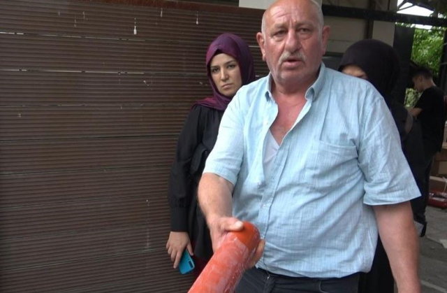 7 bin 100 liraya kurban hissesine giren vatandaşlara sosis verdiler!