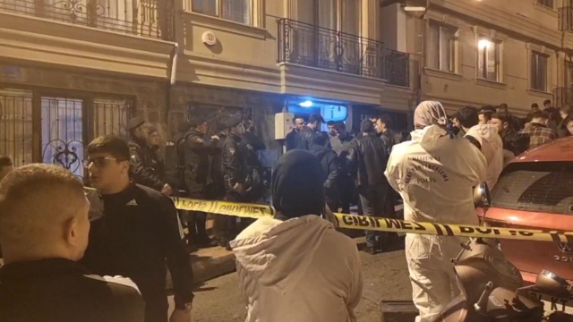 Eşini ve 3 çocuğunu silahla öldürüp intihar girişiminde bulundu