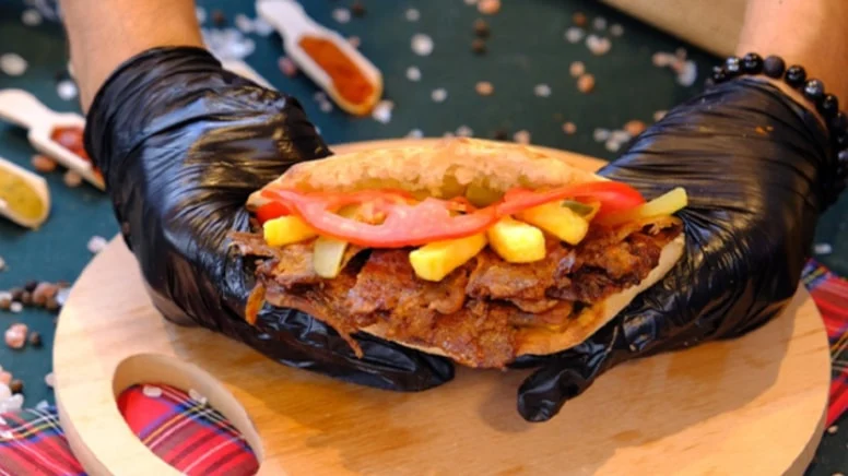 80 Gramlık Döner 615 TL: Sosyal Medyada Tepkiler Patladı