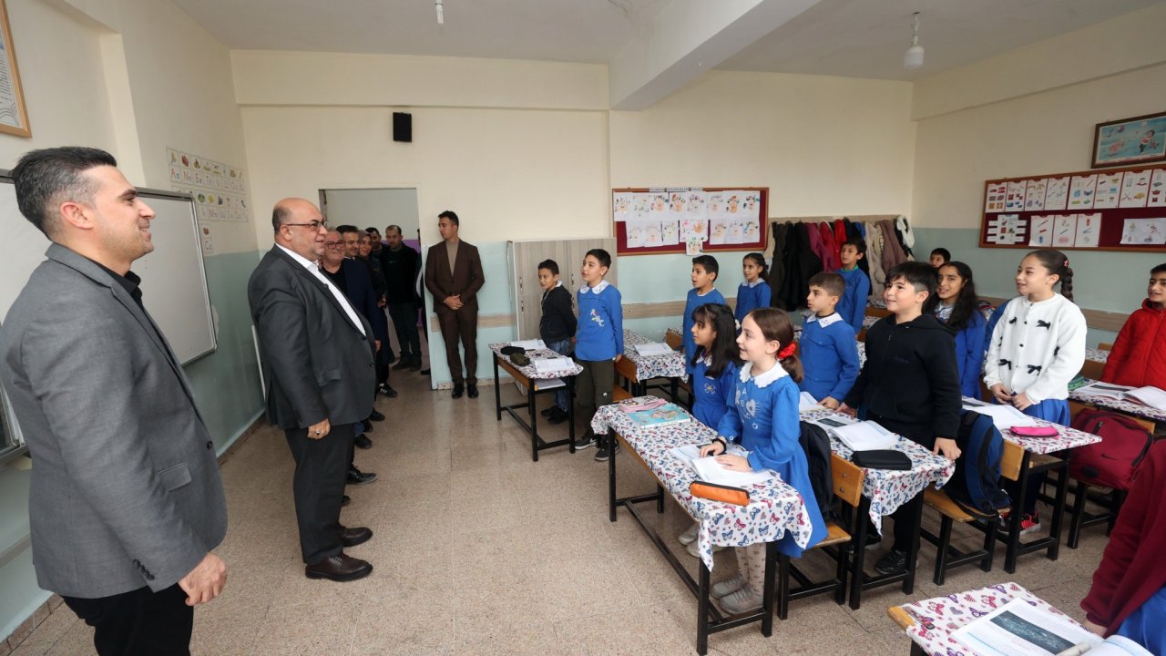 Dulkadiroğlu'nda Sürpriz Buluşma: Başkan Akpınar Sınıfa Girince Bakın Ne Oldu?
