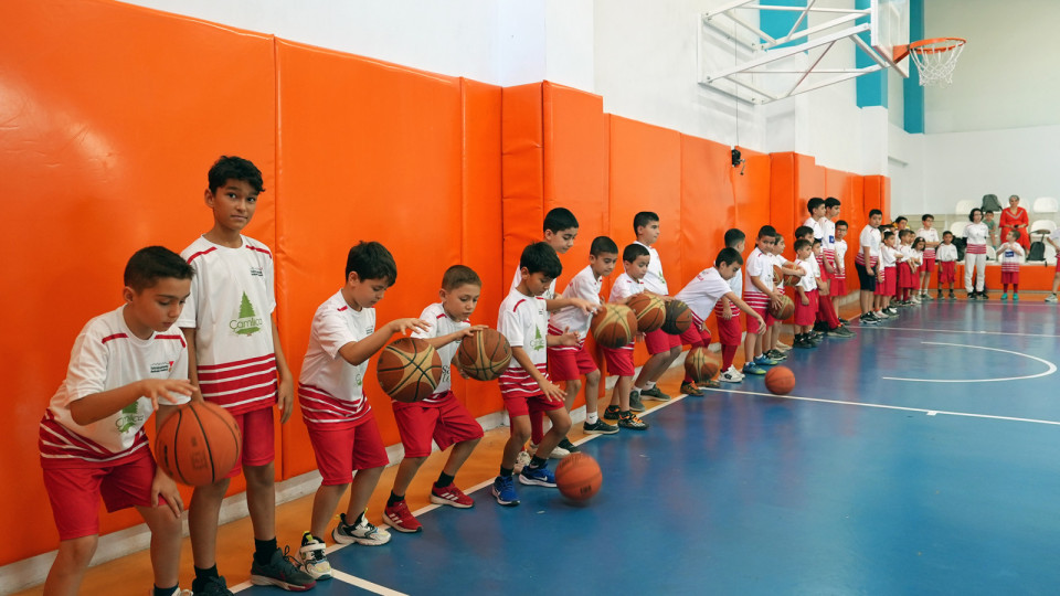 Potada Gelecek Yetişiyor; 400 Genç Basketbolun Temellerini Atıyor!
