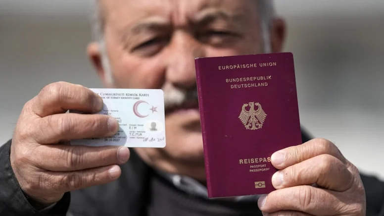 Almanya'daki Türkleri endişlendiren gelişme: Çifte vatandaşlık kaldırılsın talebi