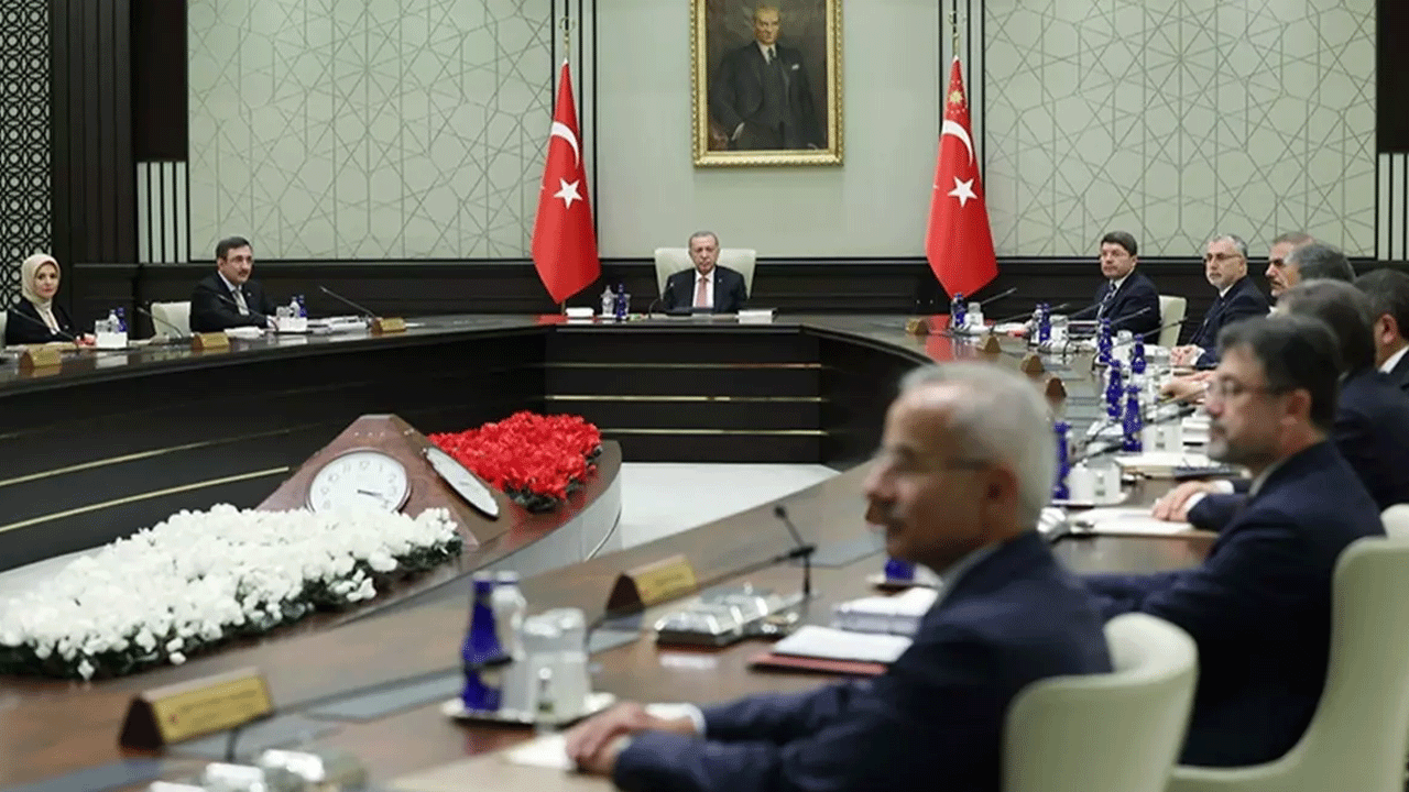 Cumhurbaşkanı Erdoğan başkanlığında kabine toplantısı başladı