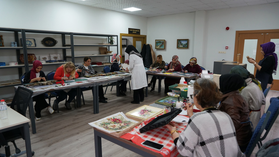 Kahramanmaraş'ta meslekten hobiye... 310 kurisyerin hayatı değiştiyor!