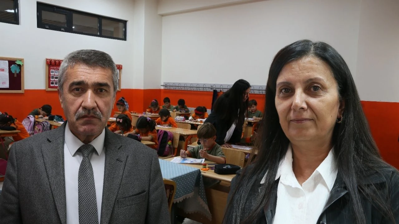 Ayşe Gümüşer İlkokulu'nda Öğretmenler Günü: Yürekler Eksik, Sandalyeler Boş