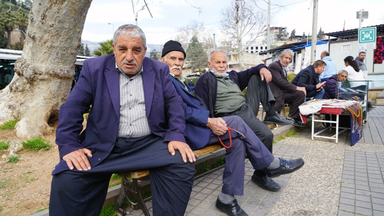 Emeklilik Hayali Başka Bahara mı Kaldı? Ünlü Uzmandan Bağ-Kur Tescil ve Staj Mağdurlarını Üzen Analiz!