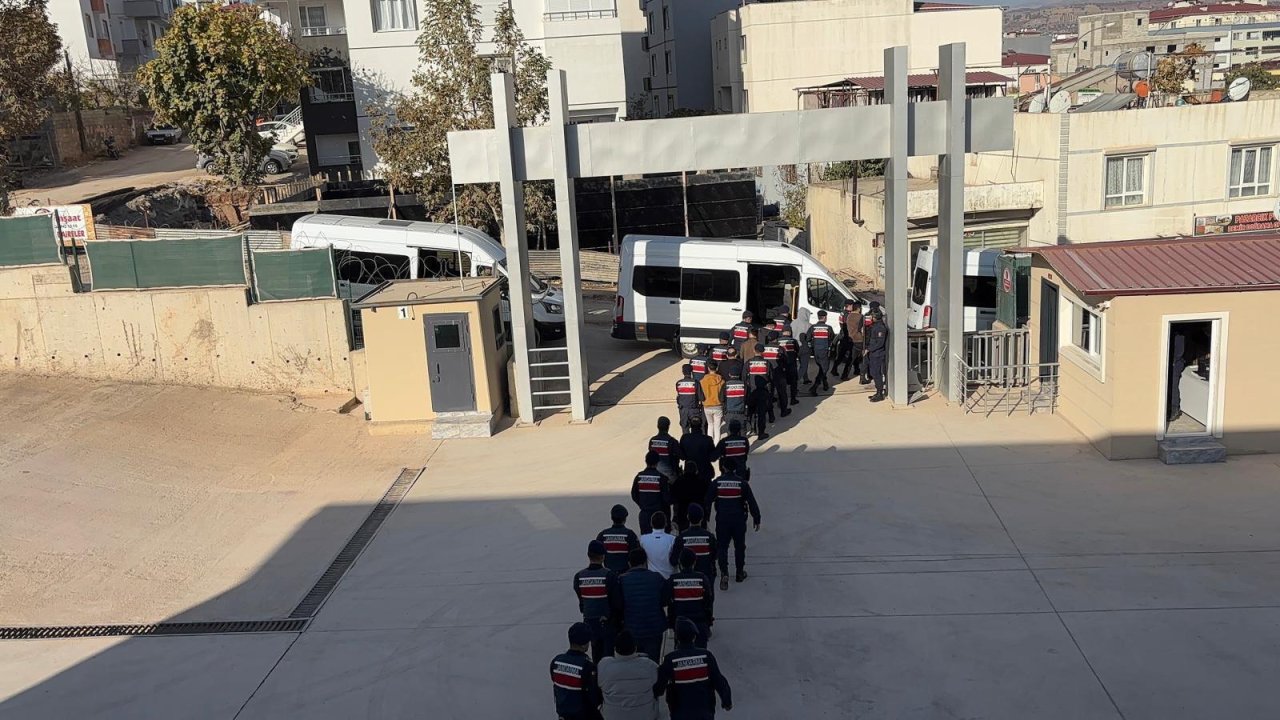 Kahramanmaraş'ta tefecilere darbe! 17 kişi hapsi boyladı!