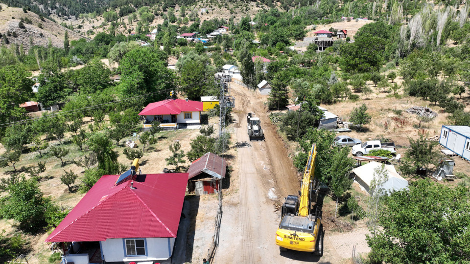 Büyükşehir Göksun Yeniyapan Yolunu Genişletiyor!