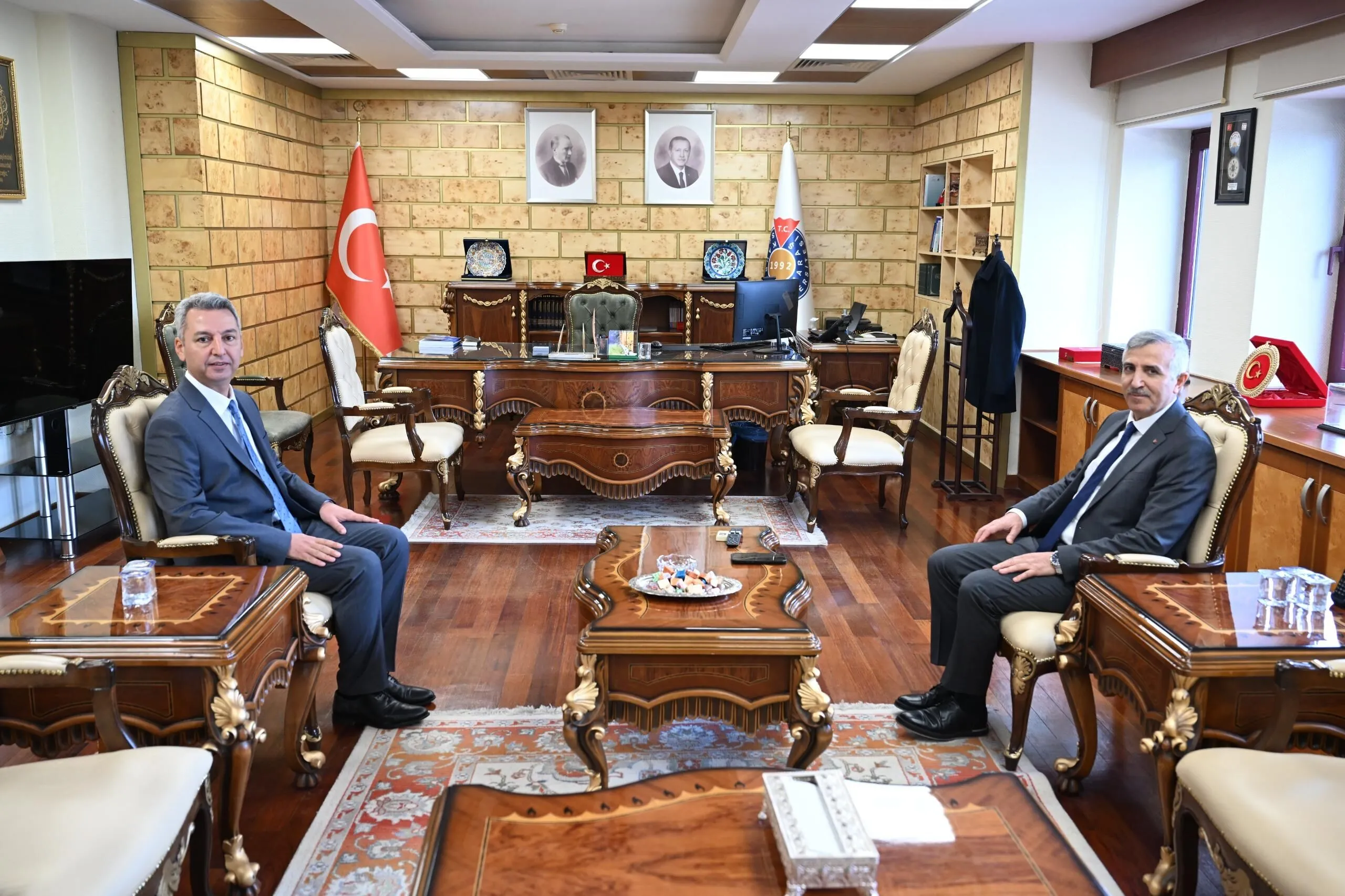 KSÜ Rektörü İbrahim Taner Okumuş'tan Kalkınma Hamlesi: Ziyaretlerde İş Birliği Mesajı