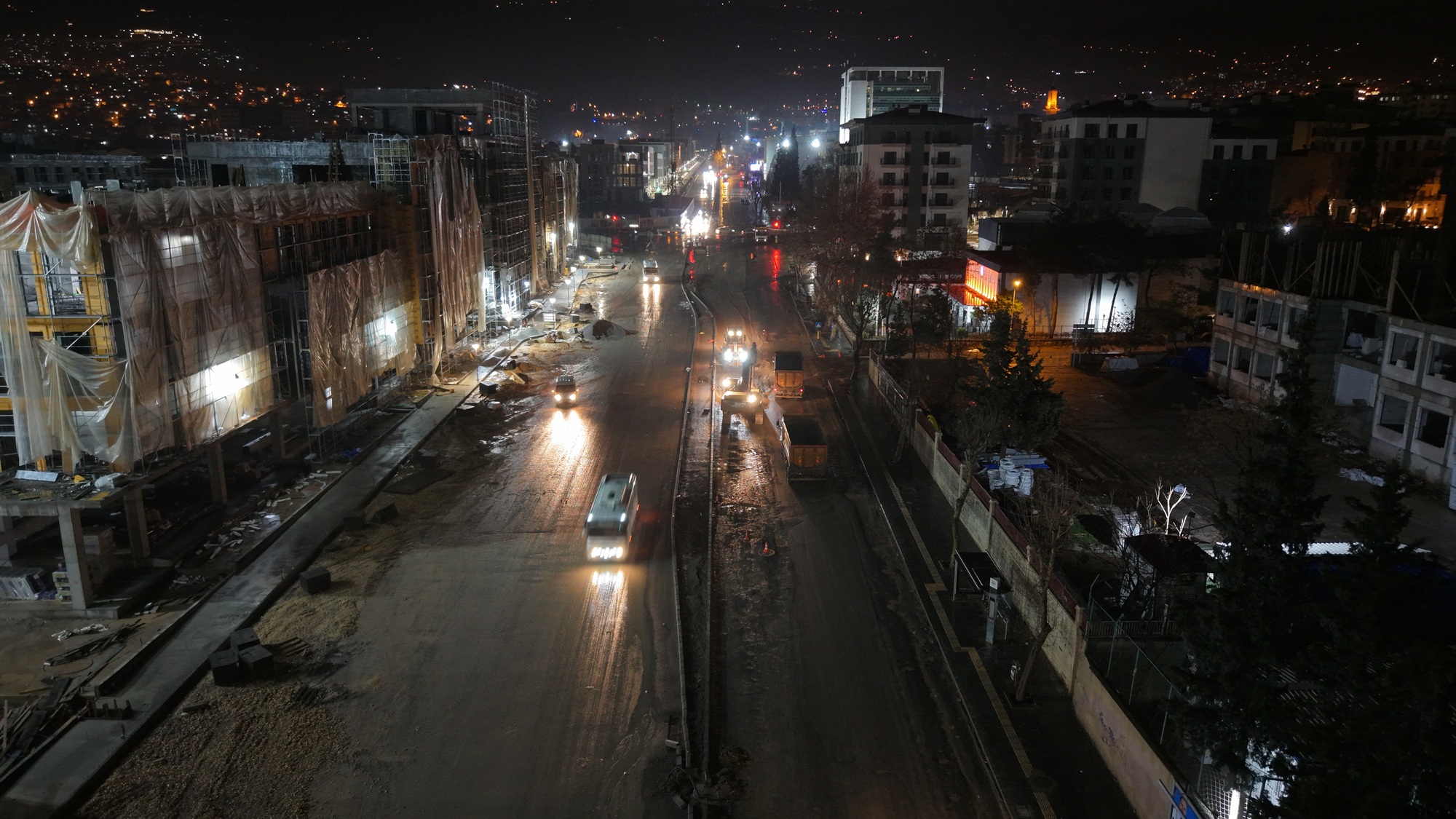 Azerbaycan Bulvarı’nda Yol Konforu İçin Büyükşehir Gece Gündüz Sahada!